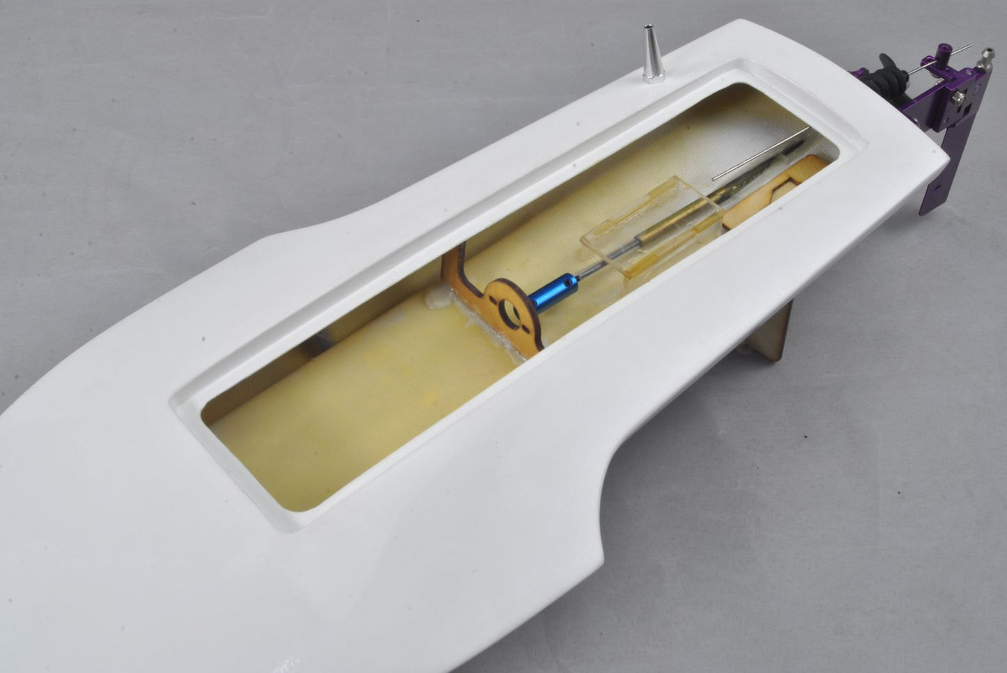 Pre-owned 15.6" RC EP Fiberglass Mia Hydroplane Scale Racing Boat Hull
