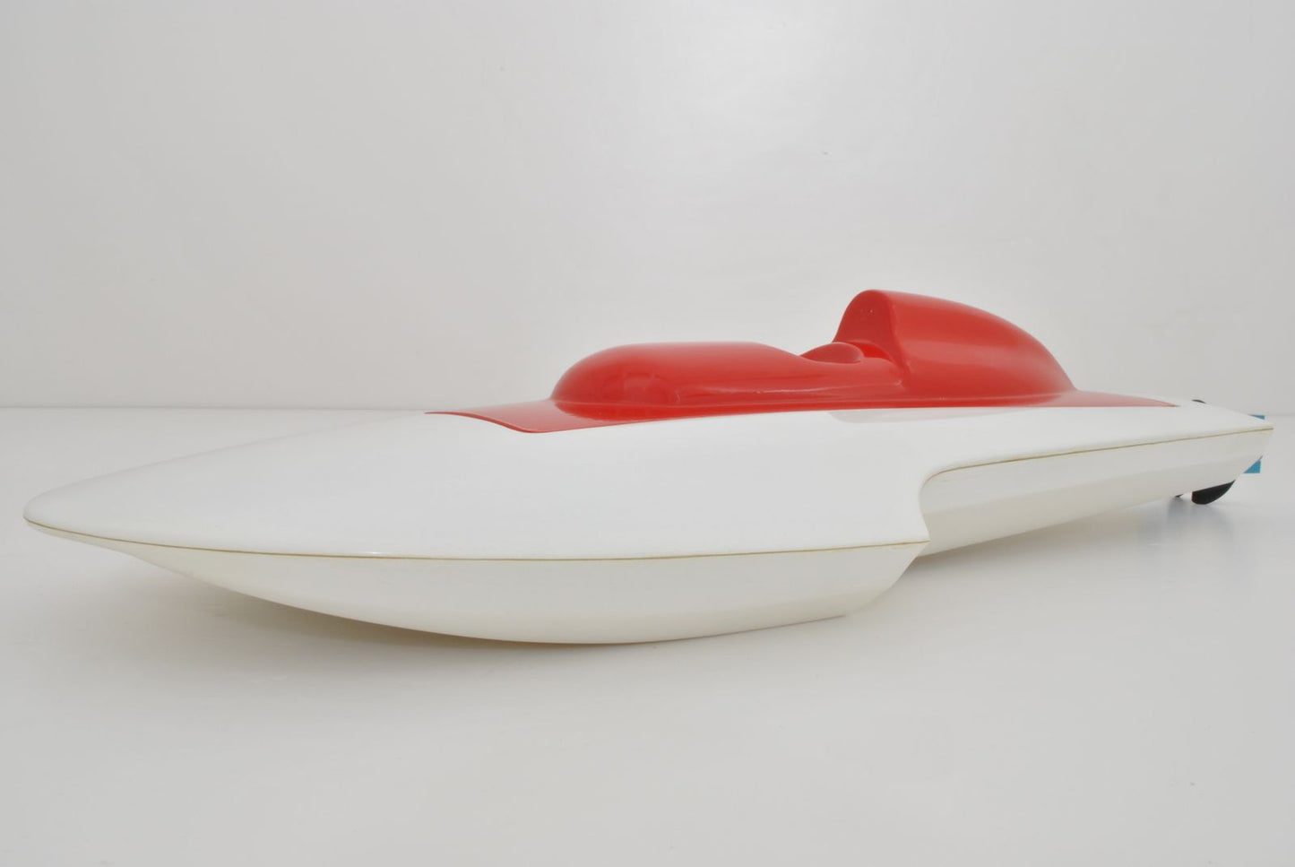 Pre-owned 15.6" RC EP Fiberglass Mia Hydroplane Scale Racing Boat Hull